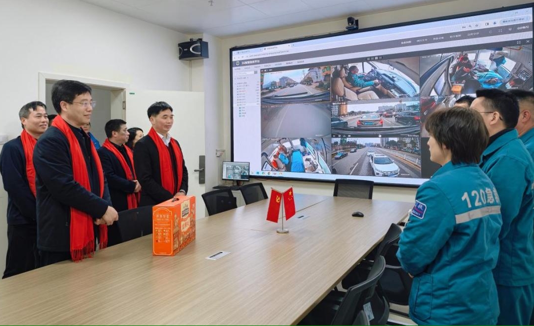 春风万里暖“医”线,瑞马奔腾敬英雄