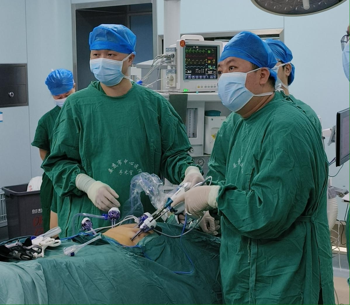 全省首例!娄底市中心医院实施腹腔镜下无肾动脉阻断铥激光肾肿瘤剜除术